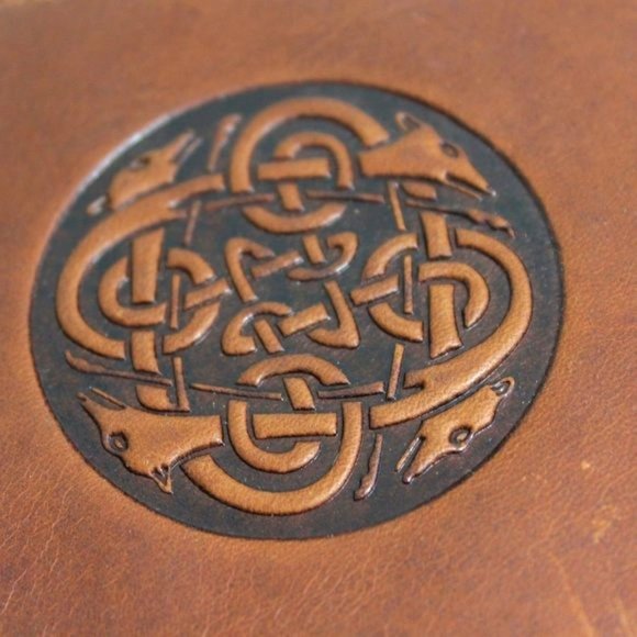 New Made in Ireland Celtic Hound Dog Genuine Leather Wallet Mens - Picture 5 of 9